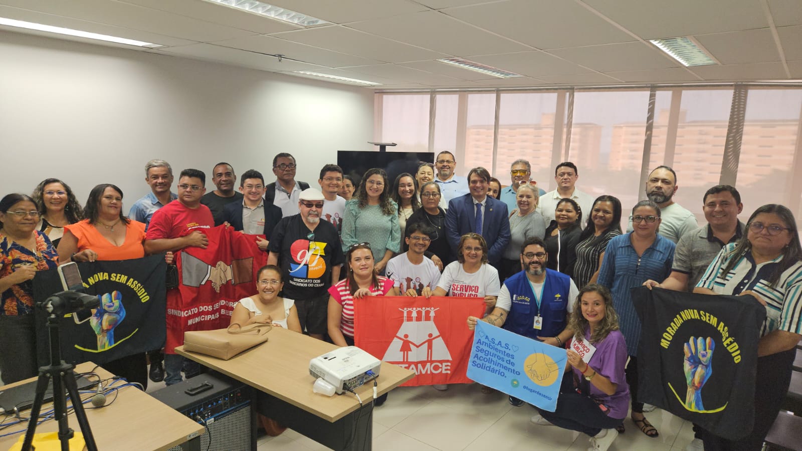 PELA SAÚDE DO TRABALHADOR, NÃO AO ASSÉDIO MORAL E/SEXUAL