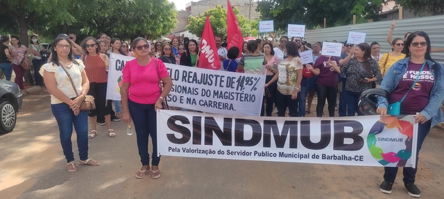 EDUCADORES DE BARBALHA PARALISAM ATIVIDADES EM BUSCA DE VALORIZAÇÃO