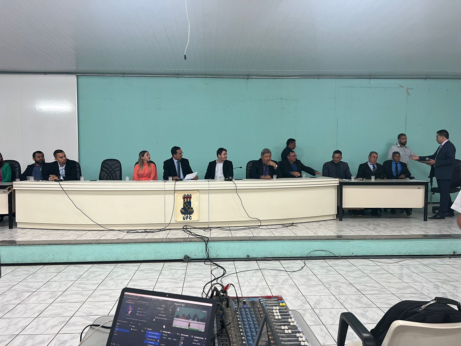 CÂMARA DE VEREADORES DE BARBALHA APROVA MAIS UM PL CONTRA OS PROFESSORES