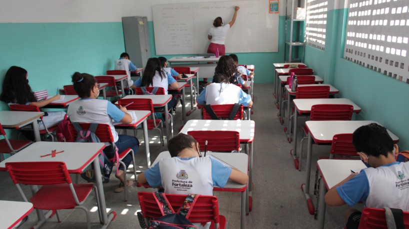 116 cidades cearenses concederam reajuste salarial de 33,24% a professores.