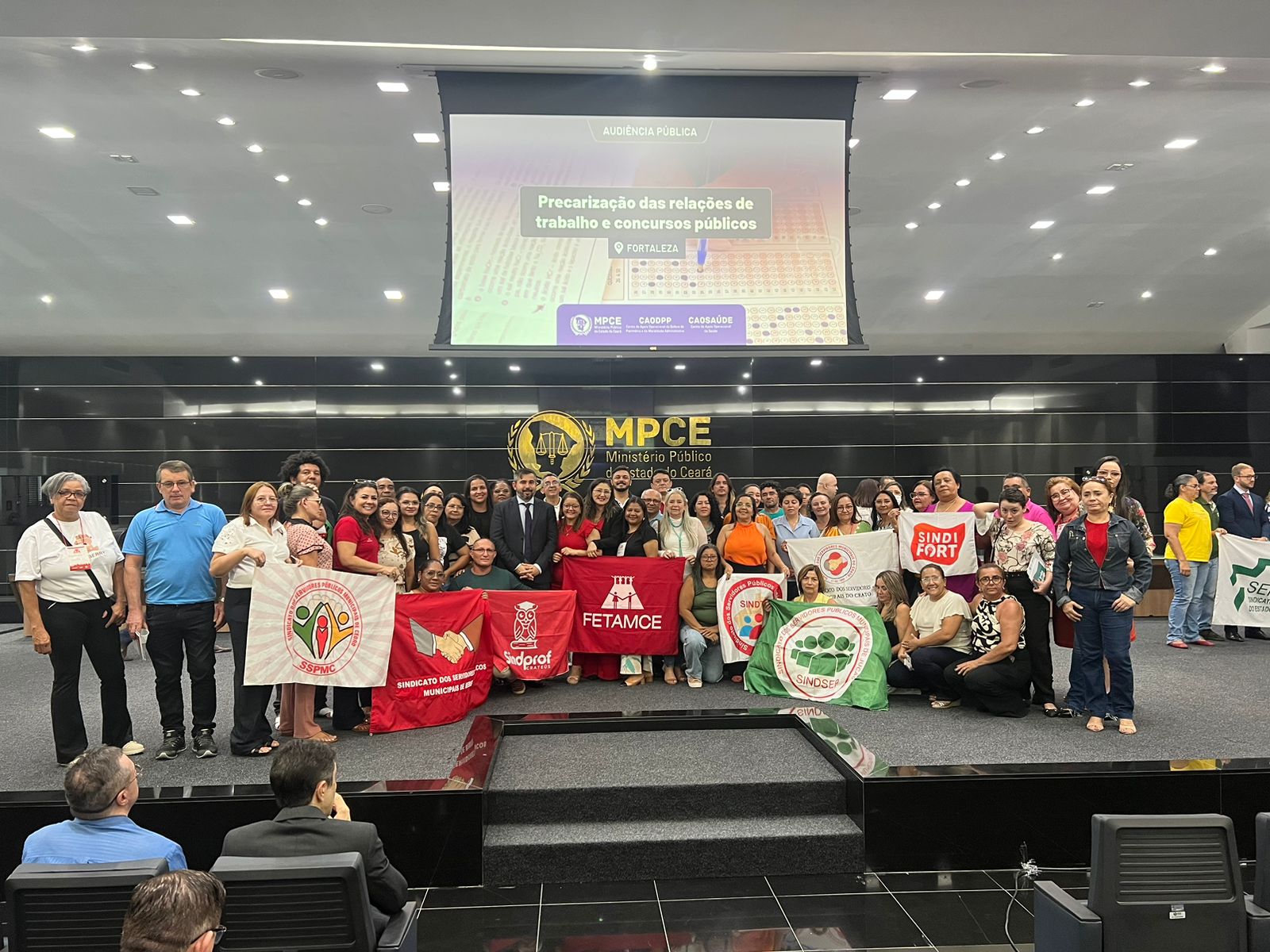AUDIÊNCIA PÚBLICA NO MPCE DISCUTE PRECARIZAÇÃO DO SERVIÇO PÚBLICO