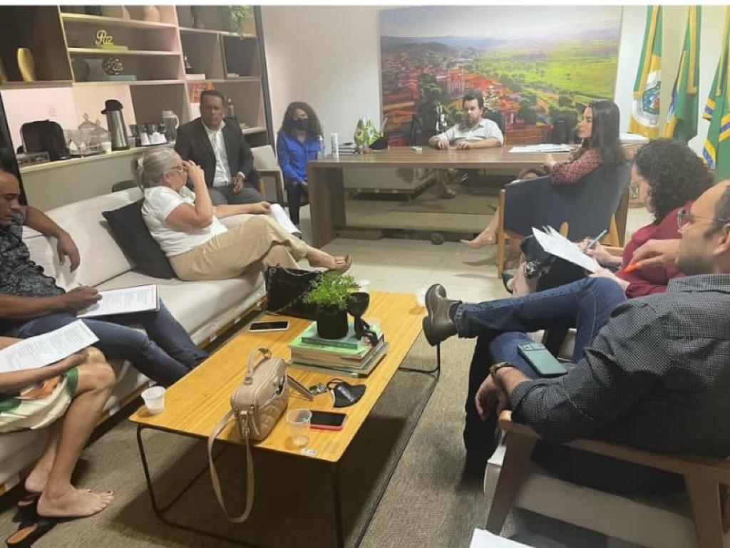 ​No mês do TRABALHADOR SINDMUB em abertura de mesa de negociação com a gestão de Dr. Guilherme Saraiva (PDT)